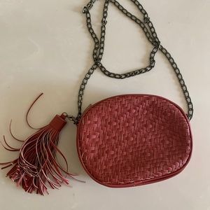 Anthropology off the should purse